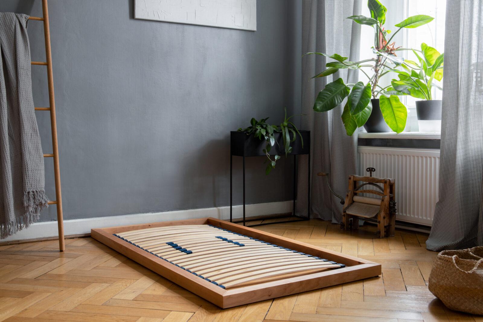 Łóżko TATAMI – prosta konstrukcja idealna do stylu japandi i pokoju w stylu Montessori - obrazek 7